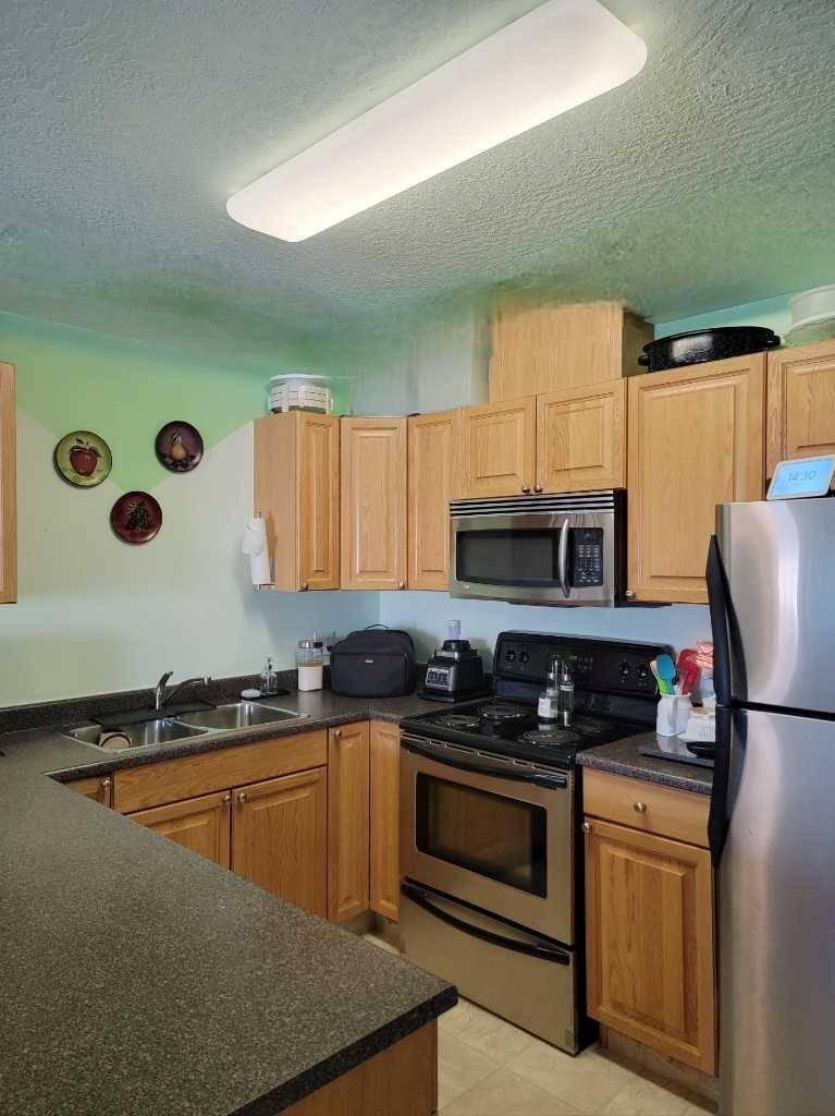 Peace River, AB T8S0A1,9810 94 ST #308