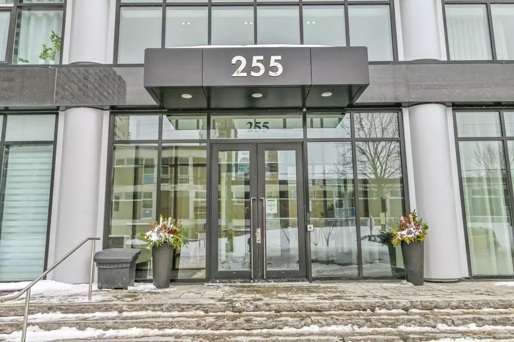 Ottawa Centre, ON K1R 0C5,255 Bay ST #407