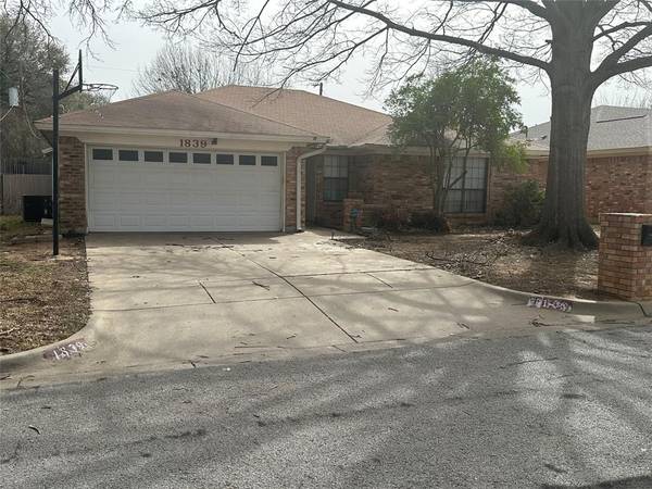 1839 Westcrest Drive, Arlington, TX 76013