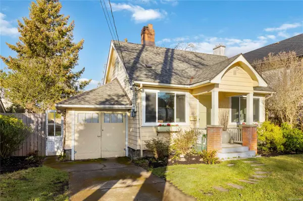 Oak Bay, BC V8R 5E8,2552 Florence St