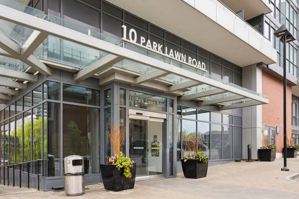 10 Park Lawn RD #707, Toronto W06, ON M8Y 3H8