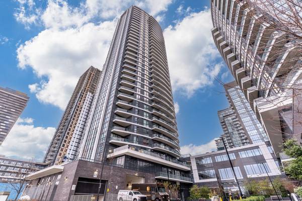 35 Watergarden DR #3011, Mississauga, ON L5R 0G8