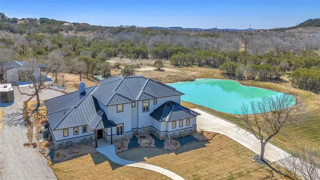 1048 Mountain Bluebird Court, Graford, TX 76449