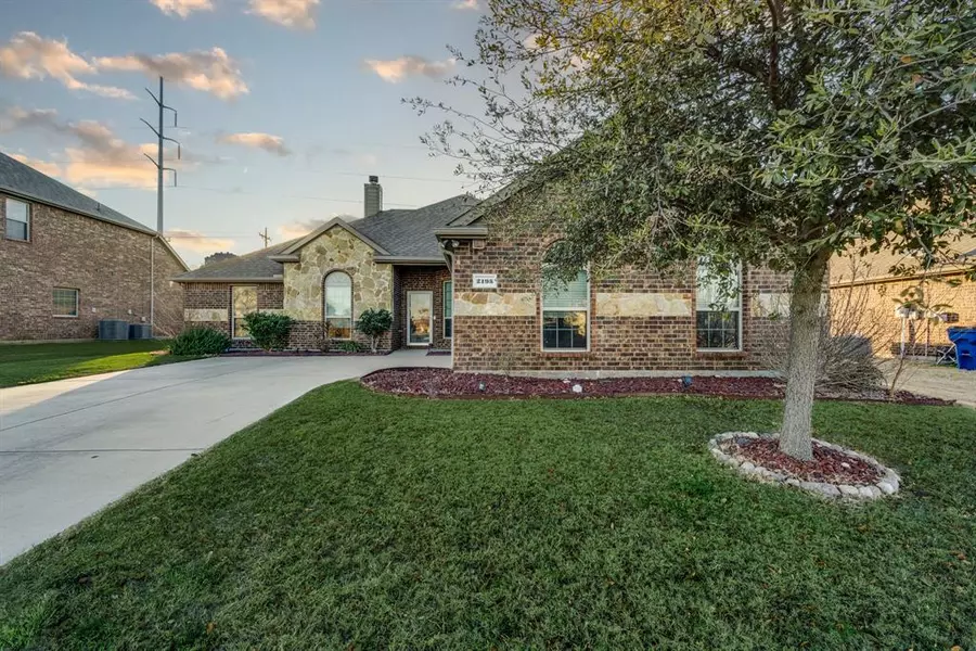 2195 Liriope Lane, Waxahachie, TX 75165