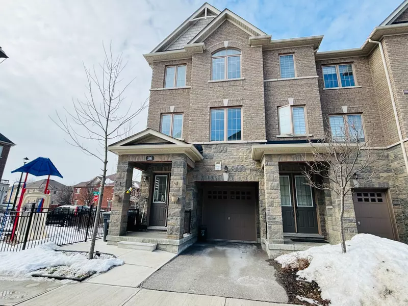 34 Faye ST, Brampton, ON L6P 4M9