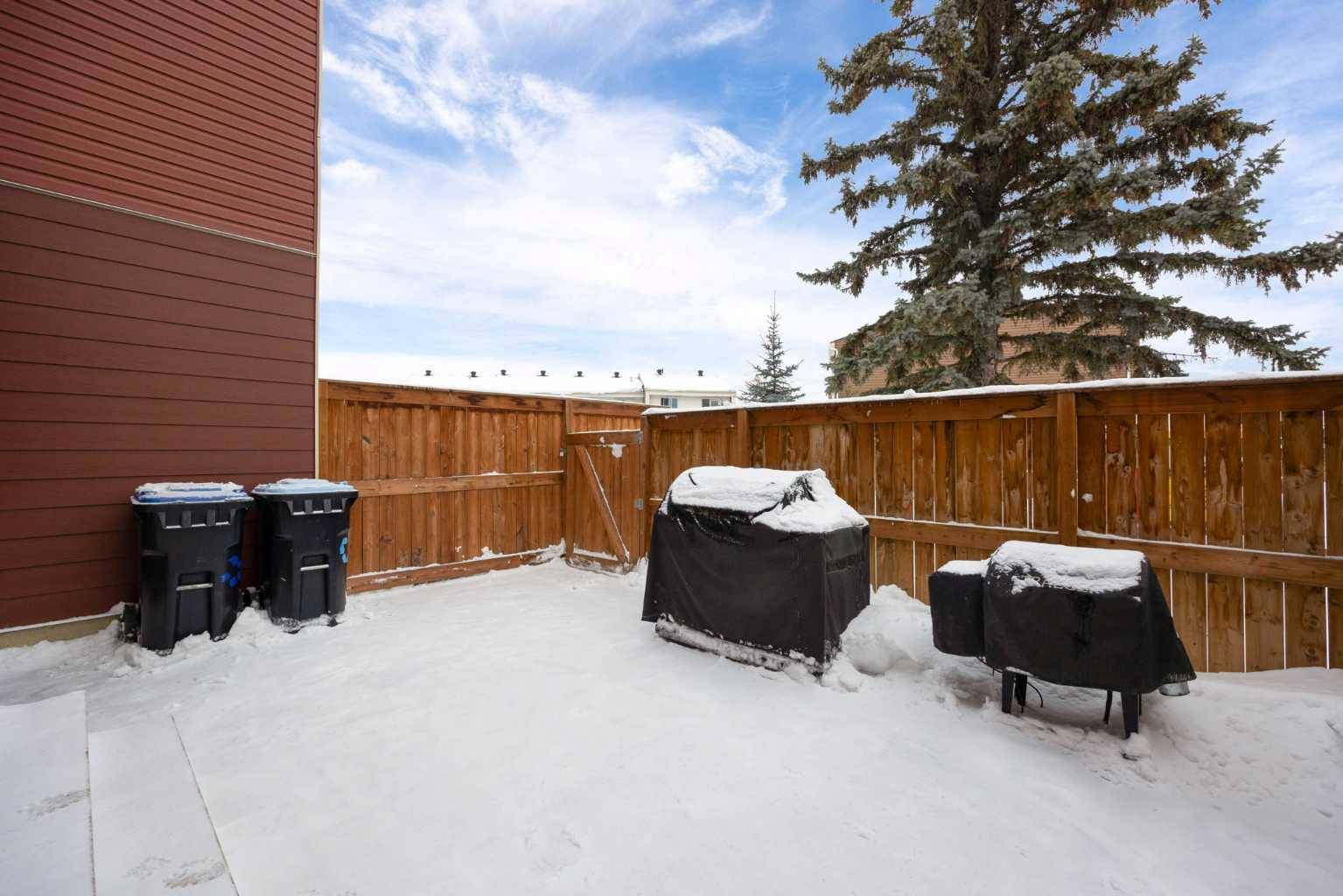 Fort Mcmurray, AB T9H5C9,400 Silin Forest RD #43