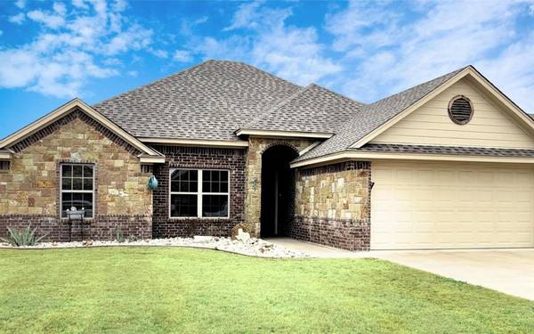 808 Acadia Court, Tolar, TX 76476