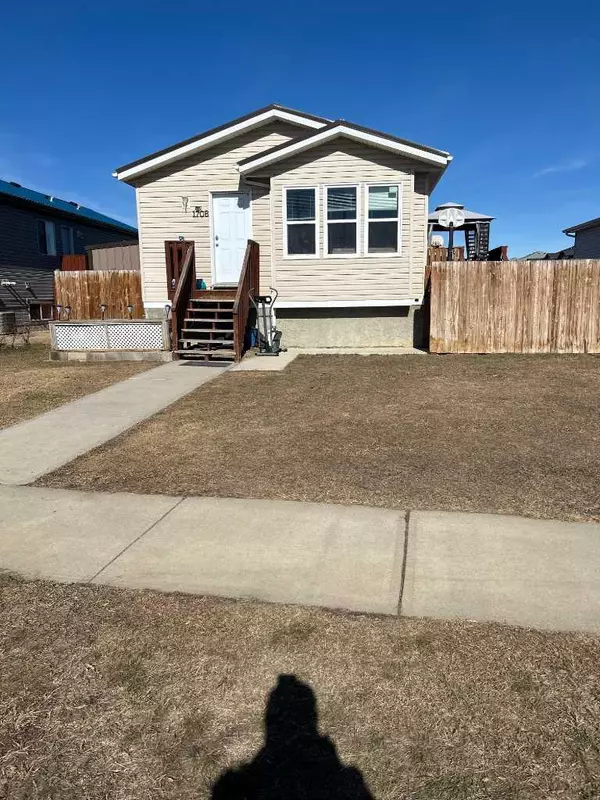 1708 2nd AVE East, Brooks, AB T1R 1K3