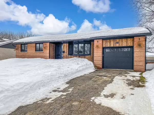 18 Dickson RD, Collingwood, ON L9Y 2X3