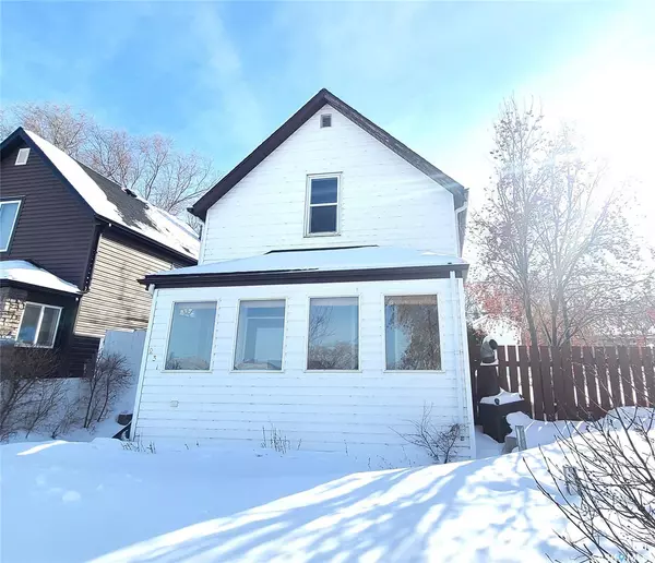 231 Home STREET W, Moose Jaw, SK S6H 4X4