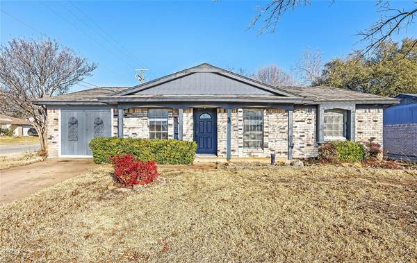 1201 Mars Drive, Cedar Hill, TX 75104