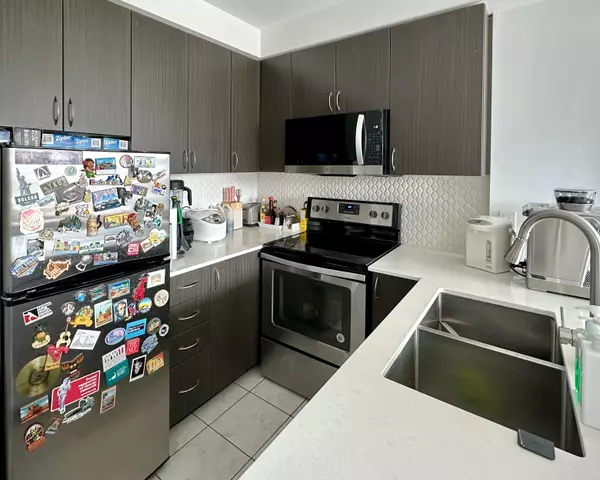 Toronto C06, ON M3H 0C9,741 Sheppard AVE W #204