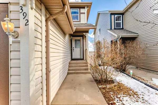 Calgary, AB T2Y 4W6,392 Evermeadow RD Southwest