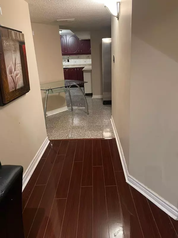 Mississauga, ON L5M 6K5,5959 Foxbridge PL #BASEMENT