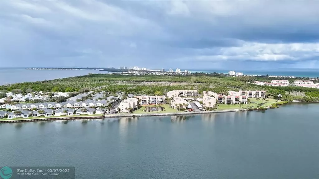 Jensen Beach, FL 34957,3412 NE Causeway Blvd  #201