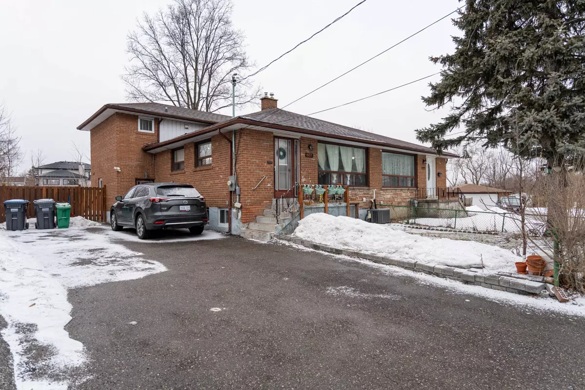 Mississauga, ON L5G 1S2,437 Revus AVE