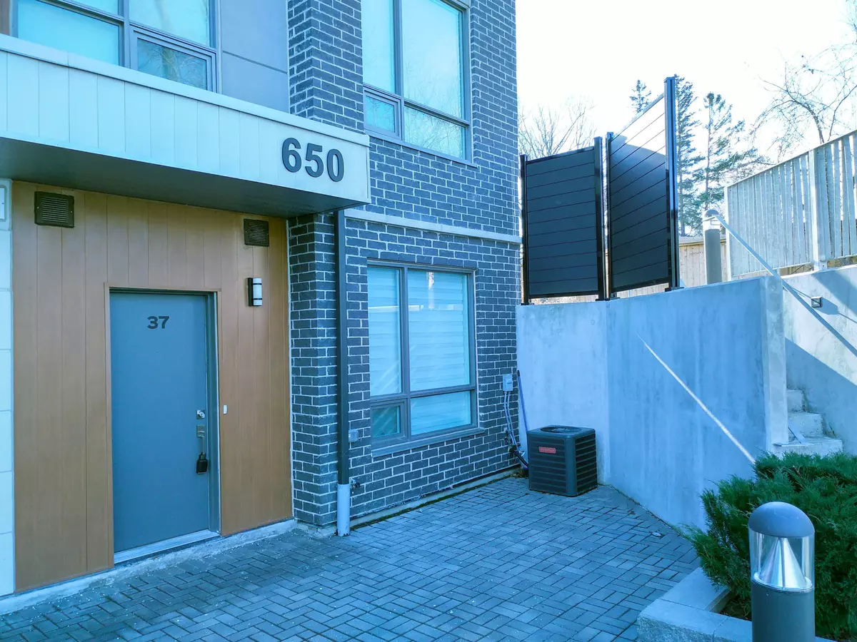 Mississauga, ON L5G 0B6,650 Atwater AVE #37