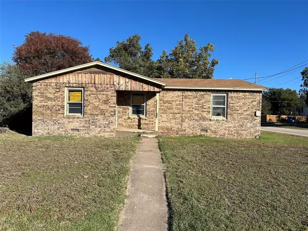 210 SE 4th Street,  Knox City,  TX 79529