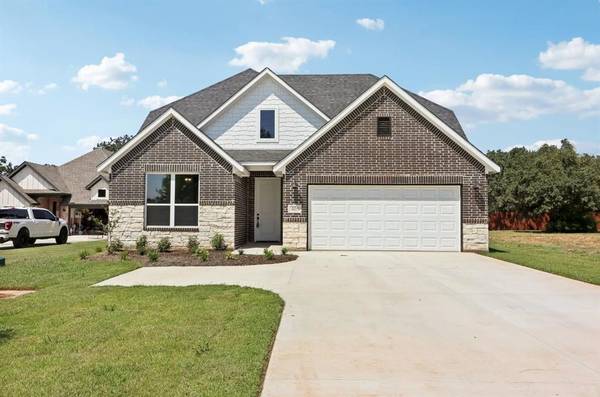 405 Smith Road, Springtown, TX 76082