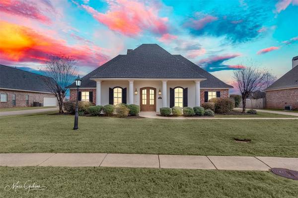 205 Cherry Blossom Lane,  Benton,  LA 71006