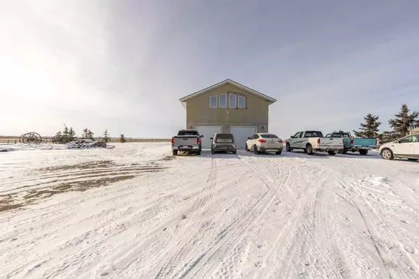 Warner, AB T0K 1P0,61034 Twp Road 18-5