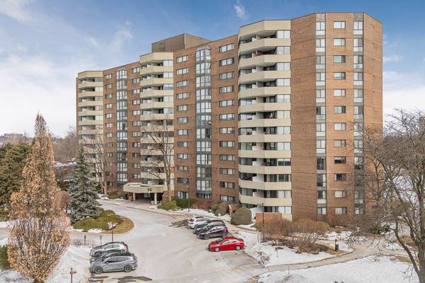 50 Baif BLVD #304, Richmond Hill, ON L4C 5L1