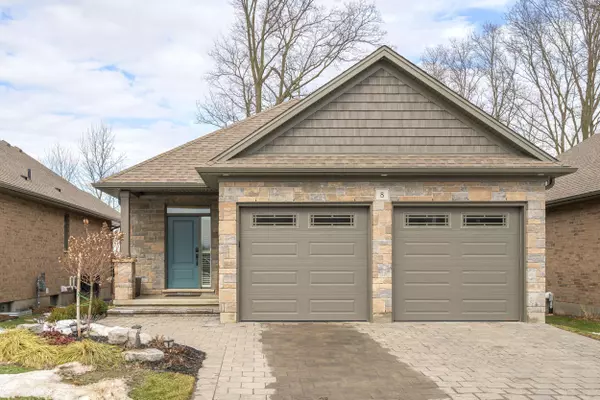 159 Collins WAY #8, Strathroy-caradoc, ON N7G 0G8