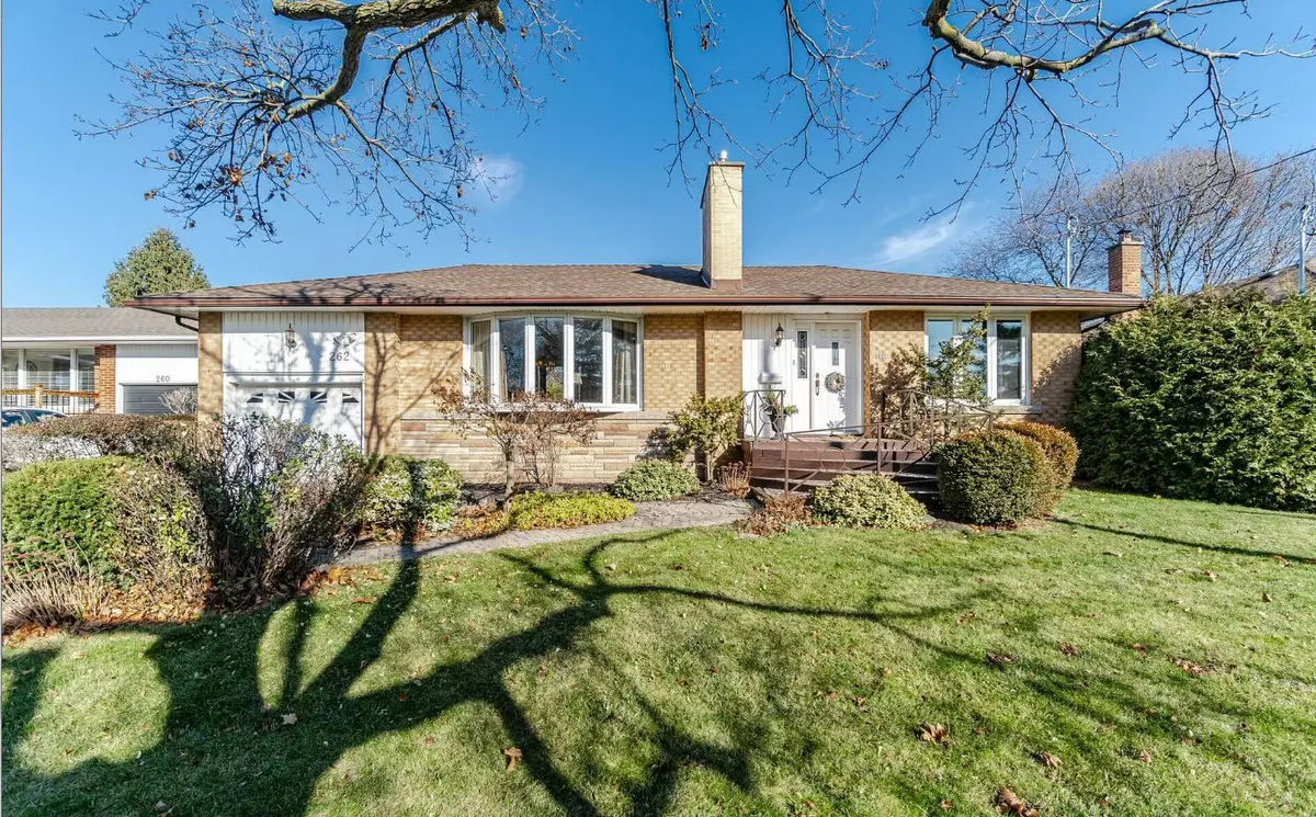 Oakville, ON L6L 3X7,262 Wales CRES E