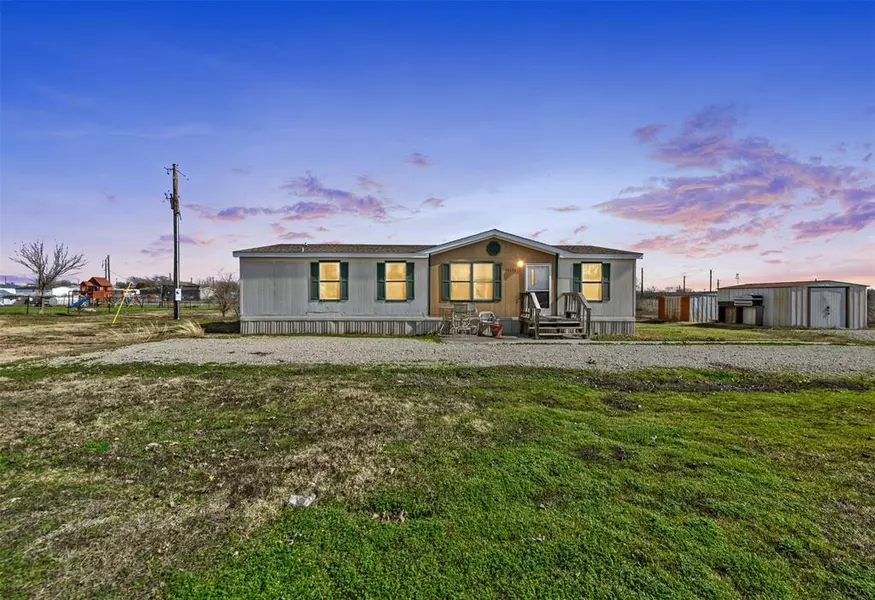 11596 Thistle Lane, Justin, TX 76247