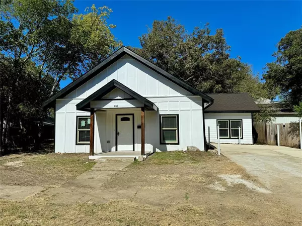 209 Smith Street, Hillsboro, TX 76645