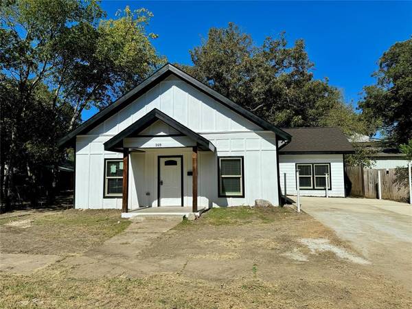 209 Smith Street, Hillsboro, TX 76645