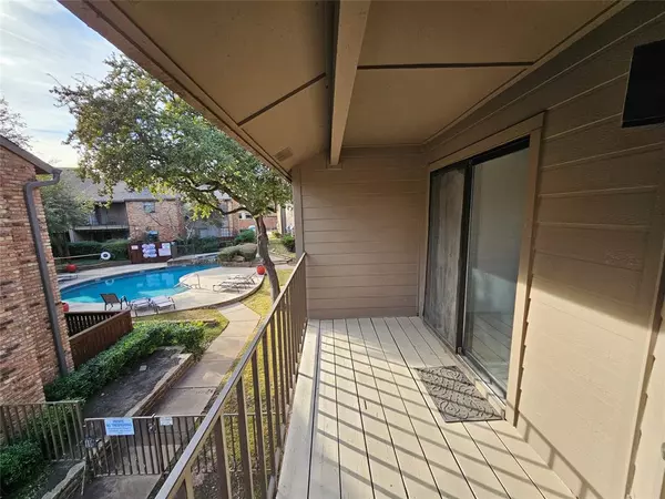 Dallas, TX 75248,15221 Berry Trail #904