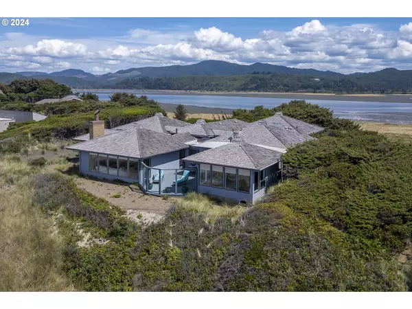 28 SPOUTING WHALE LN, Gleneden Beach, OR 97388