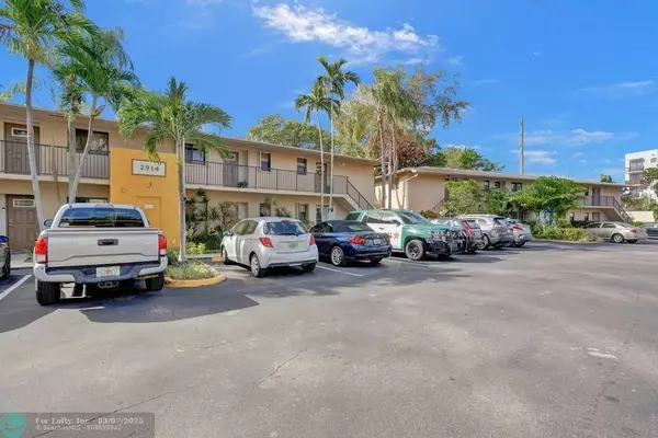 Oakland Park, FL 33334,2914 NE 8th Ter  #202