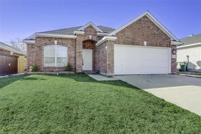 7318 Cresswell Drive, Arlington, TX 76001