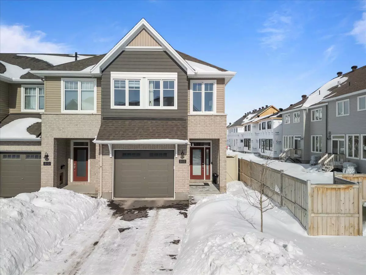 Barrhaven, ON K2J 7A6,510 Sonmarg CRES