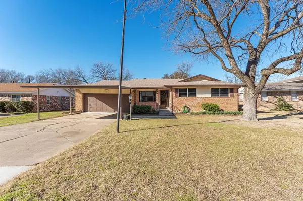 4701 Roxie Street, Haltom City, TX 76117