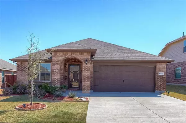 10005 Huntersville Trail, Fort Worth, TX 76108