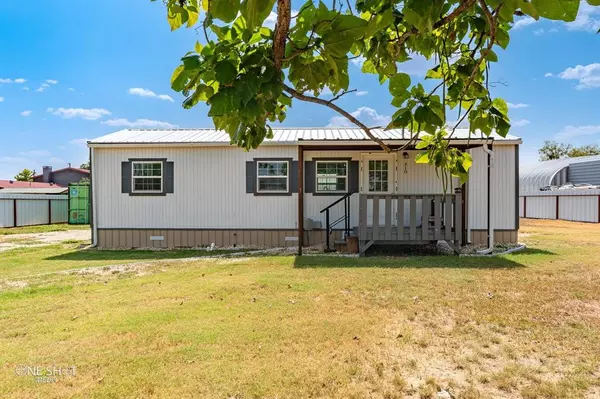 310 10th Street, Hawley, TX 79525