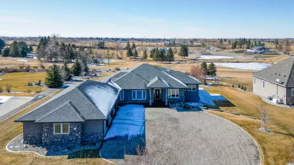 28 Cobblestone LN, Raymond, AB T0K 2S0