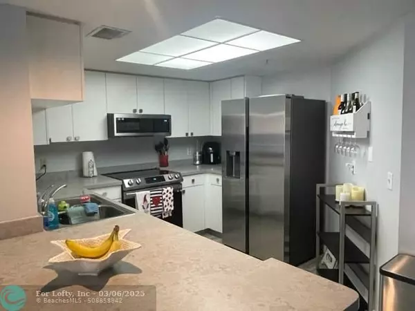 Fort Lauderdale, FL 33316,2131 SE 10th Ave  #1112