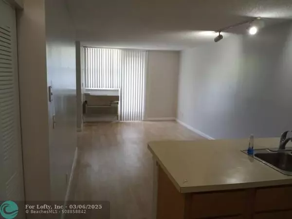 Coral Springs, FL 33065,2771 Riverside Dr  #210-A