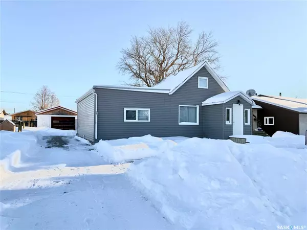 215 Simpson STREET, Outlook, SK S0L 2N0