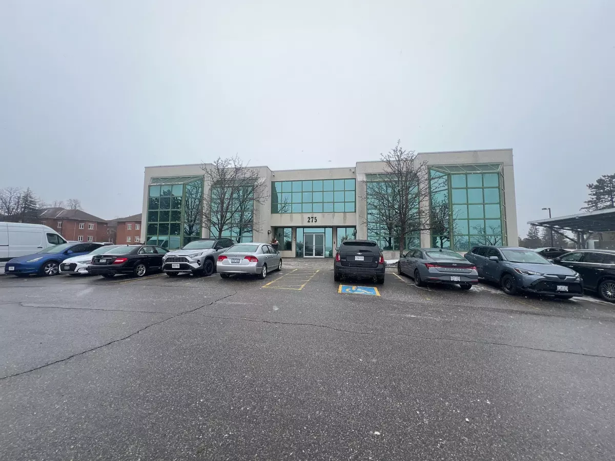 Markham, ON L3R 0C8,275 Renfrew DR #208