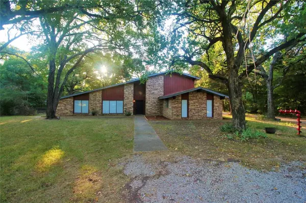 202 County Road 3106, Campbell, TX 75422