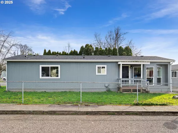 824 E 8TH ST, Molalla, OR 97038