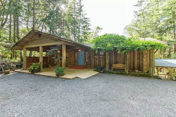 Salt Spring, BC V8K 1M6,117 Fairway Dr