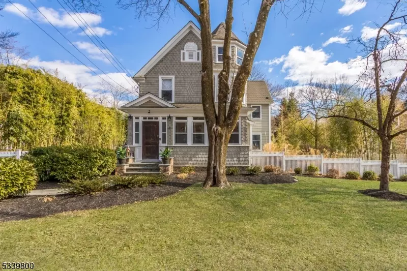 25 Seney Dr, Bernardsville Boro, NJ 07924