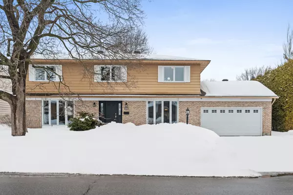 111 Larkin DR, Barrhaven, ON K2J 1C2