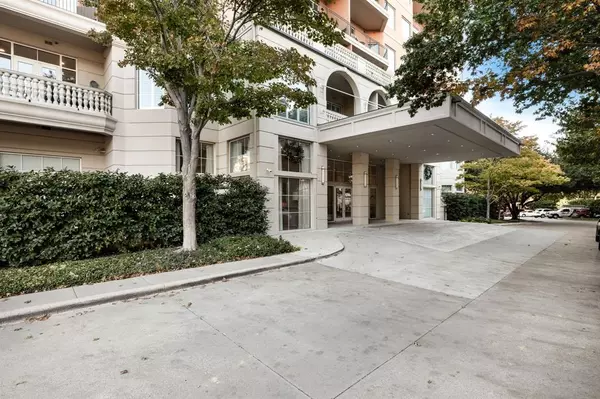 Dallas, TX 75219,3535 Gillespie Street #305